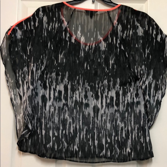 Express Blouse - Picture 5 of 6